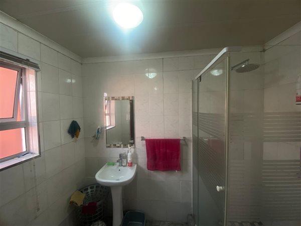 5 Bedroom Property for Sale in Rondevlei Park Western Cape